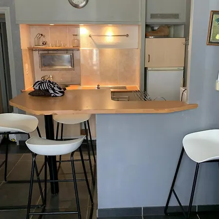 A 30 Pas De La Apartment